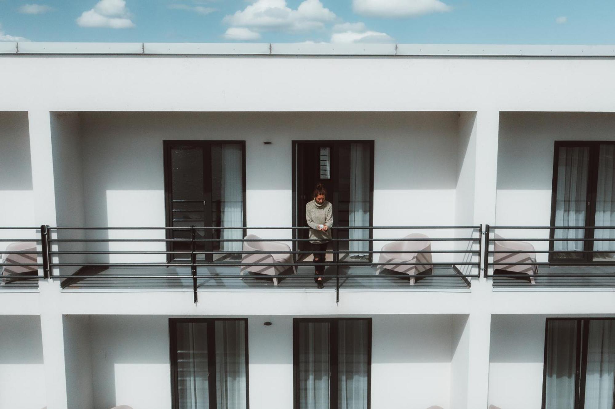 Oe Seaside Suites & Spa Курессааре Экстерьер фото