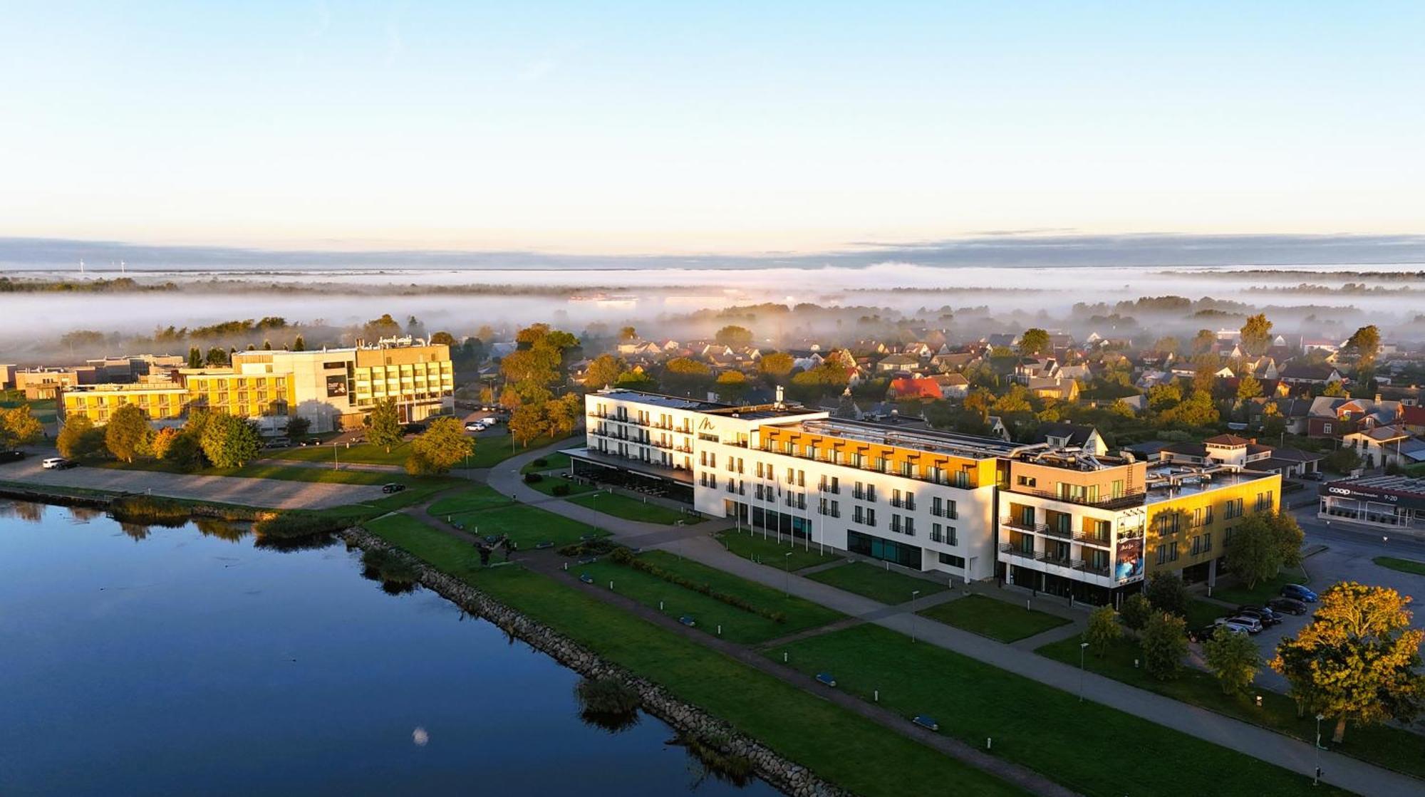 Oe Seaside Suites & Spa Курессааре Экстерьер фото