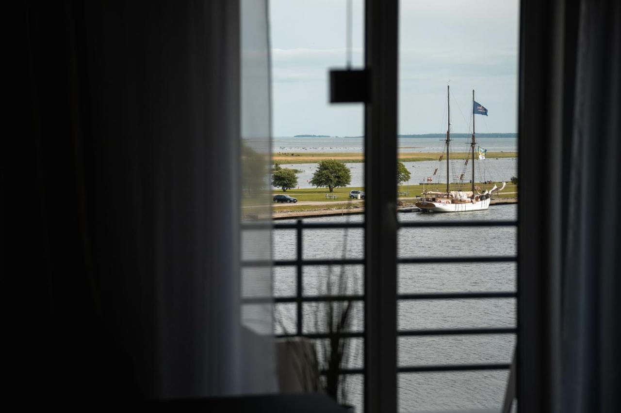 Oe Seaside Suites & Spa Курессааре Экстерьер фото